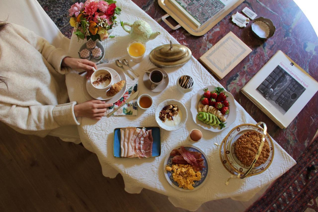 Dependance Royale Bed & Breakfast กาแซร์ตา ภายนอก รูปภาพ