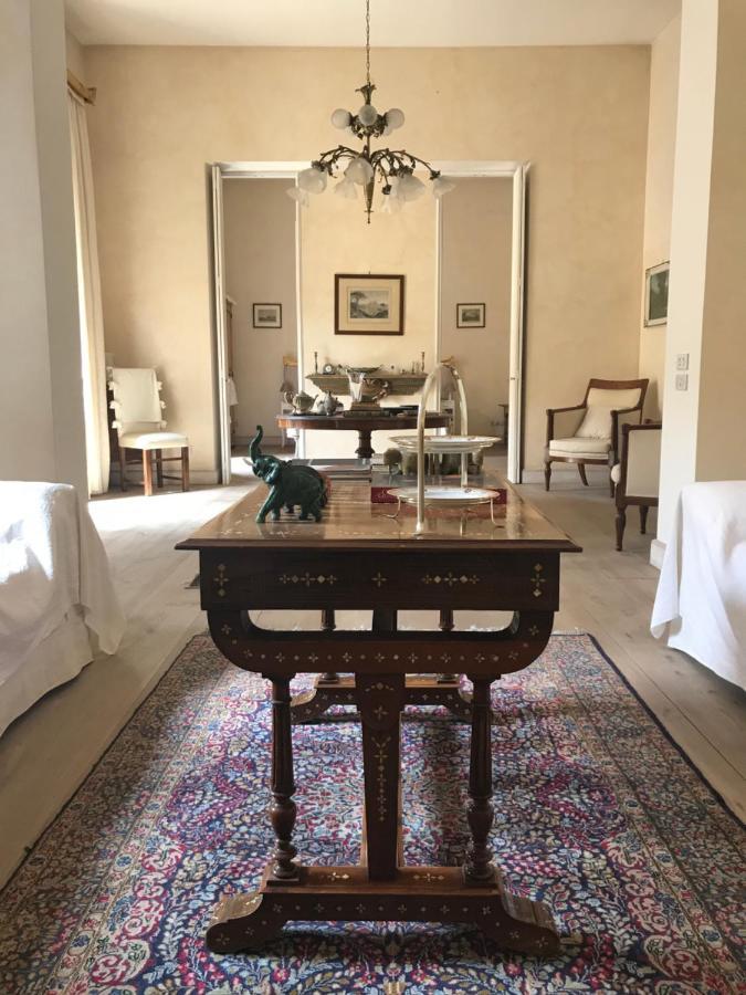 Dependance Royale Bed & Breakfast กาแซร์ตา ภายนอก รูปภาพ