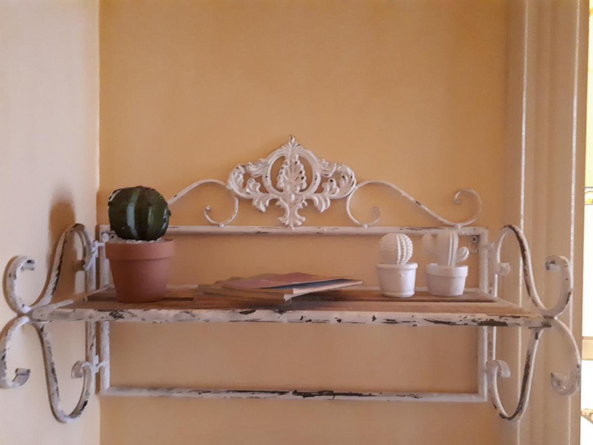 Dependance Royale Bed & Breakfast กาแซร์ตา ภายนอก รูปภาพ