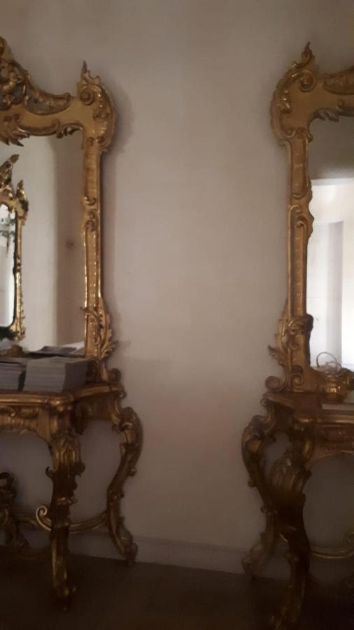 Dependance Royale Bed & Breakfast กาแซร์ตา ภายนอก รูปภาพ